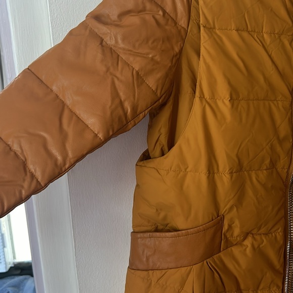 Down feather winter coat with leather trim - Picture 3 of 8